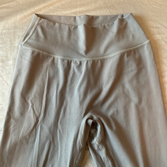 Alphalete Alphalux Essential Leggings Volcanic Ash - Picture 3 of 6